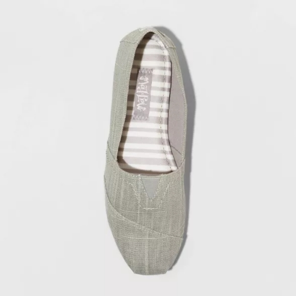 Women's Mad love Lydia Slip On Canvas Sneakers - Picture 3 of 4